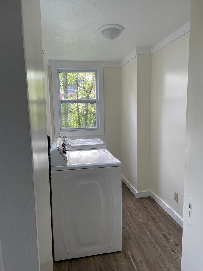 Building Photo - 26 Hoffman Ave