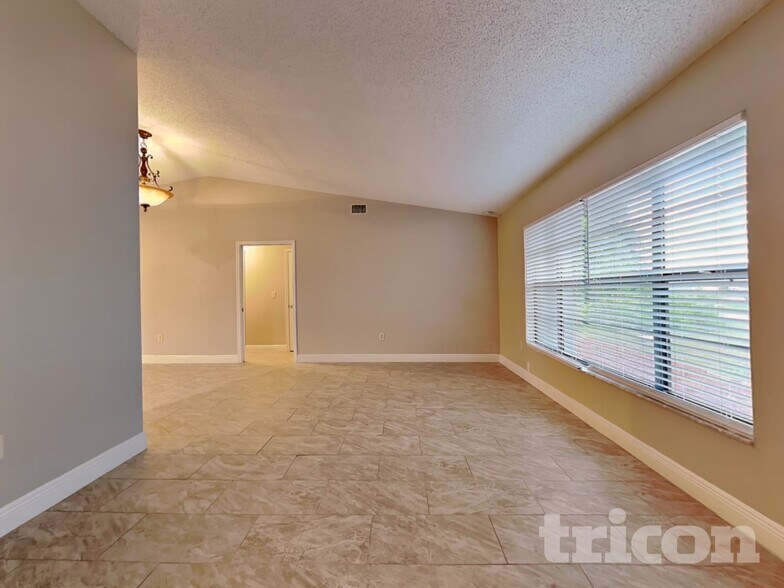 Building Photo - 488 Northview St