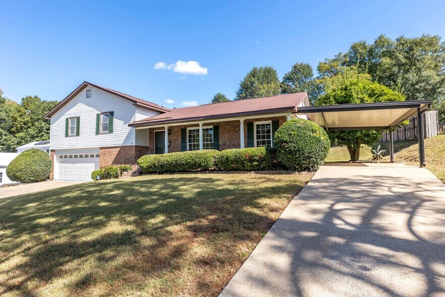 Building Photo - 3925 Biltmore Dr