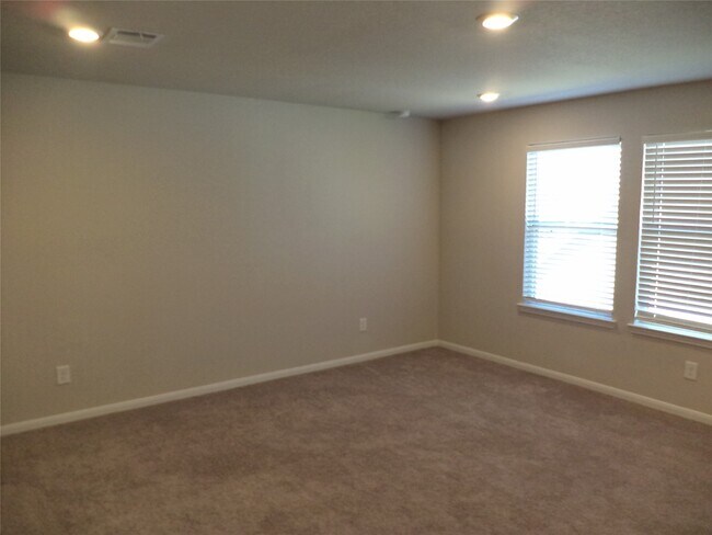 Building Photo - 18669 Blue Spruce Ln