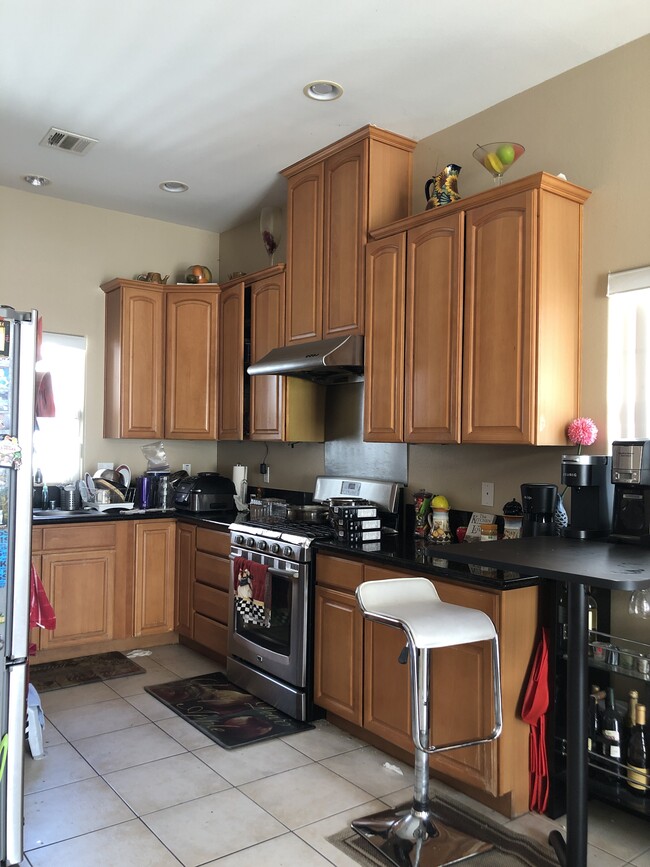 Building Photo - 15917 Sierra Vista Ct