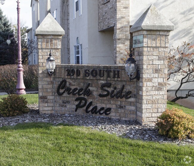 Building - College Court