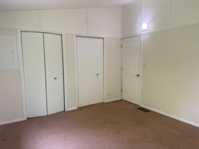 Building Photo - 6835 Paddock Ln
