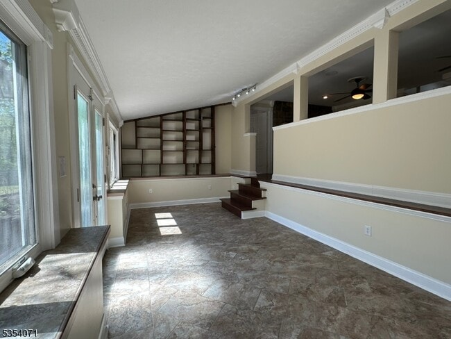 Building Photo - 120 Kosciuszko Rd