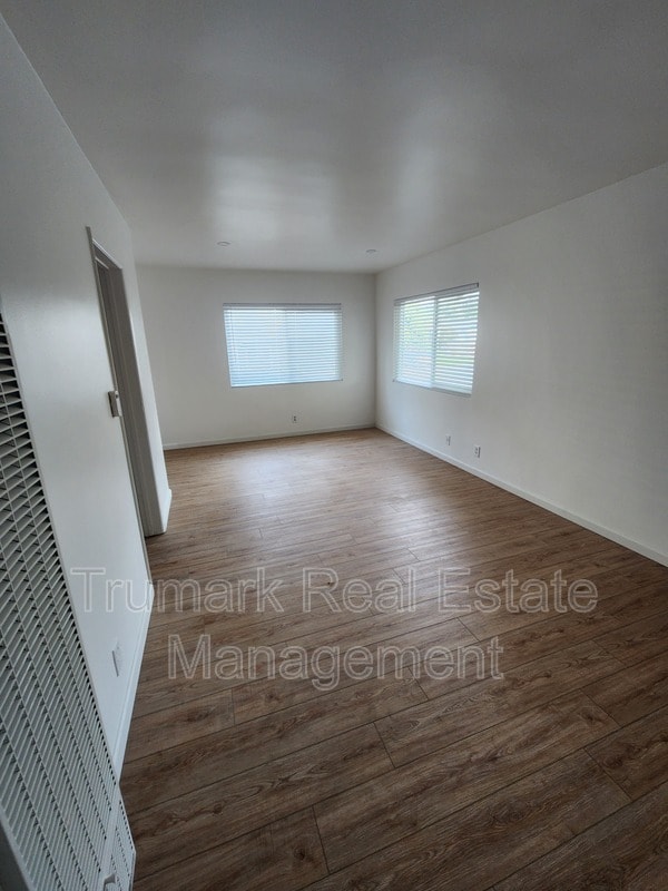 Building Photo - 505 Irving Ave