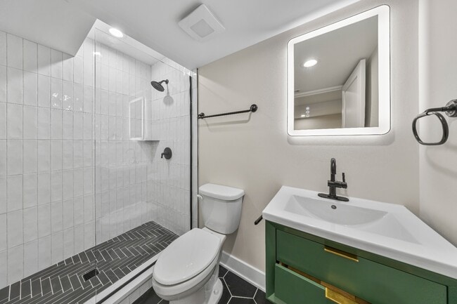Building Photo - Garden unit: Renovated 3 bed in Logan Square - Now Leasing!