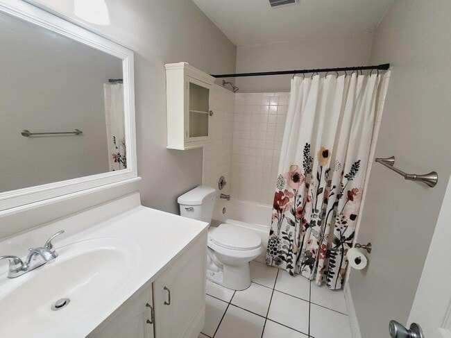 Building Photo - 2125 Sandpiper St