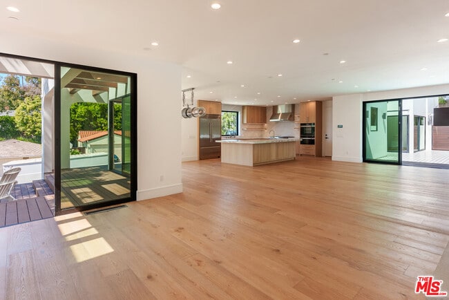 Building Photo - 382 Aderno Way