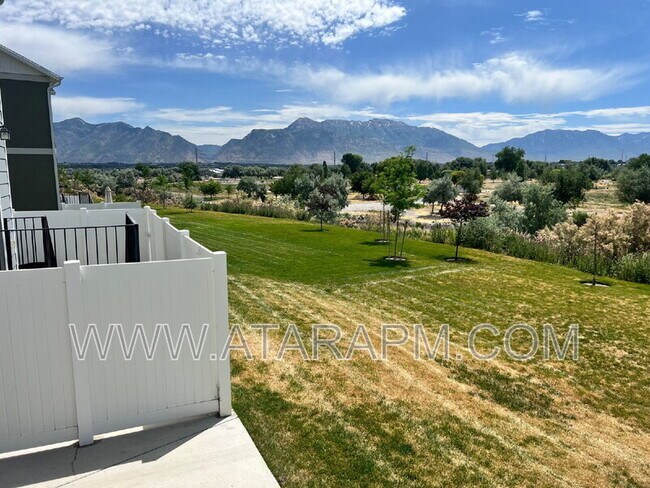 Building Photo - 346 Grassland Dr