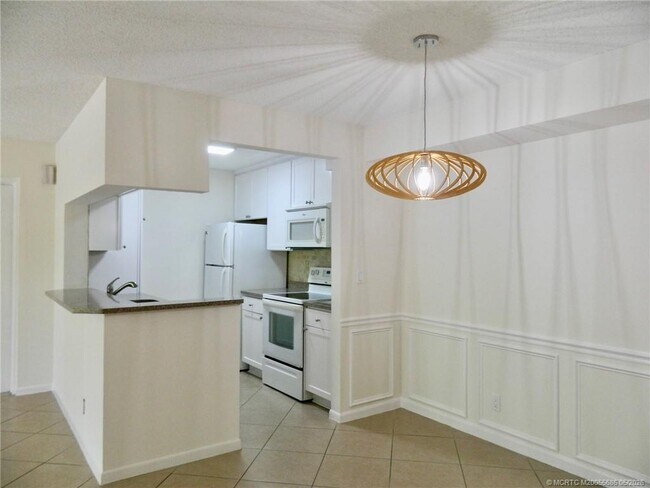 Building Photo - 2506 SE Anchorage Cove