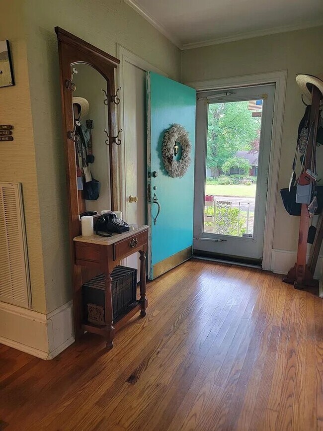 Building Photo - Beautiful Property at Fair Oaks