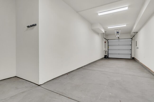 Building Photo - 131 Fable