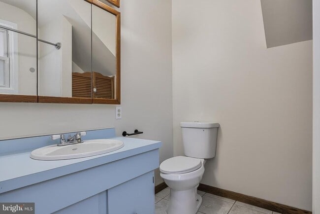 Building Photo - 306 Lincoln Ave