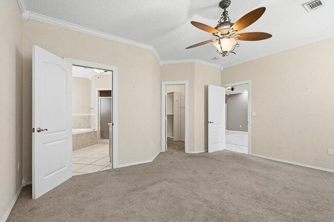 Building Photo - 1717 Red Oak Dr
