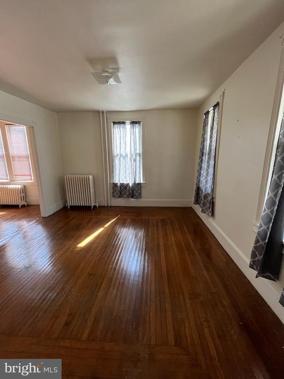 Building Photo - 337 Lindenwold Ave