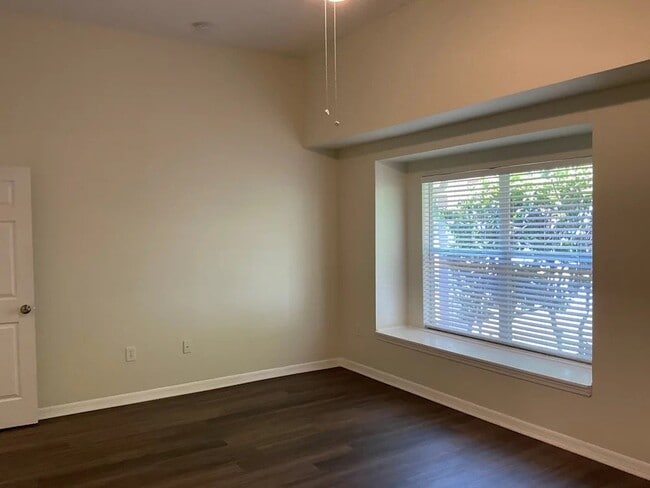 Building Photo - 13207 Old Florida Cir