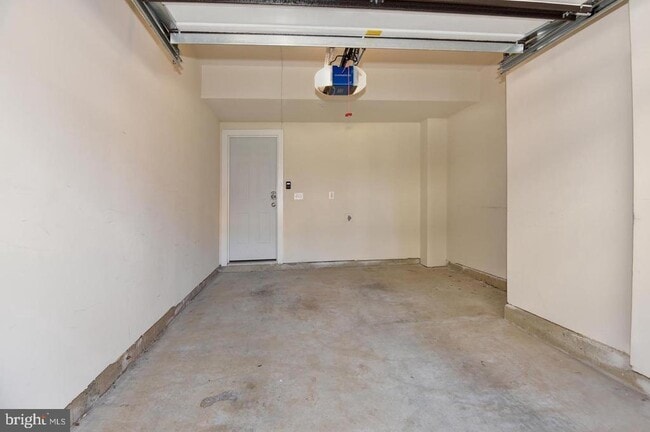 Building Photo - 44858 Tiverton Sq