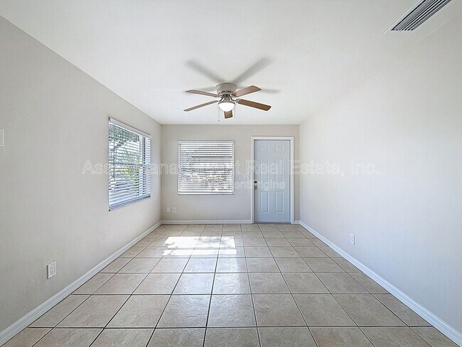 Building Photo - 470 93rd Ave N