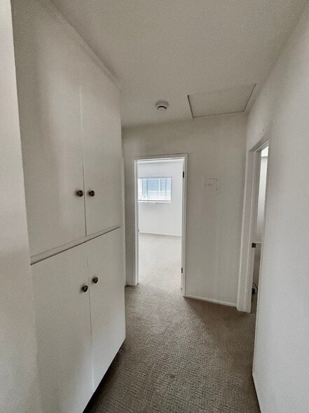 Building Photo - 969 W 25th St