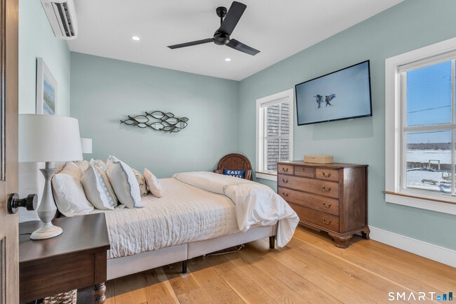 Building Photo - 49 Circle Beach Rd