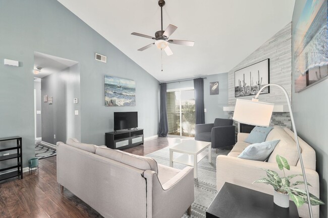 Building Photo - Modern Comfort and Convenience in Citadel ...