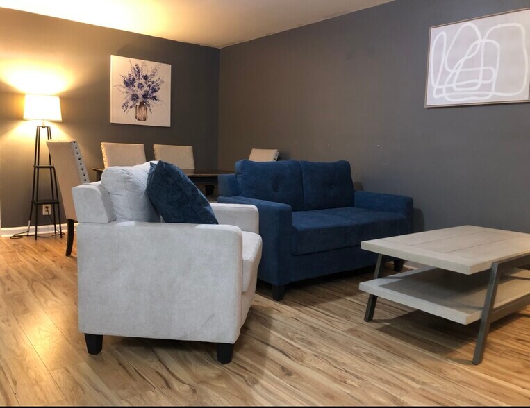 Building Photo - 8 Battery Dr