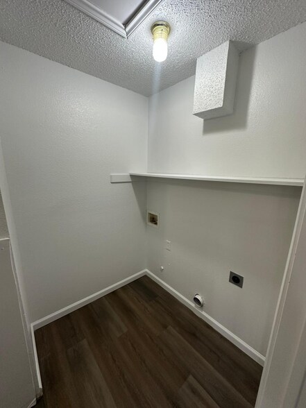 Building Photo - 700 Hercules Ln