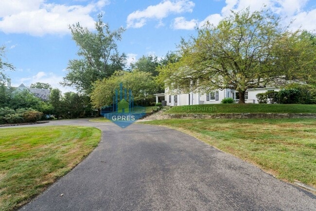 Building Photo - Elegant Fox Chapel 4-Bedroom, 3.5-Bath Home