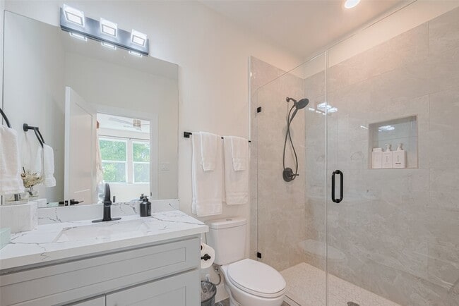 Building Photo - 2909 Nagle St