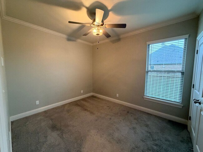 Building Photo - Gated Community Close to Barksdale Air Force Base...