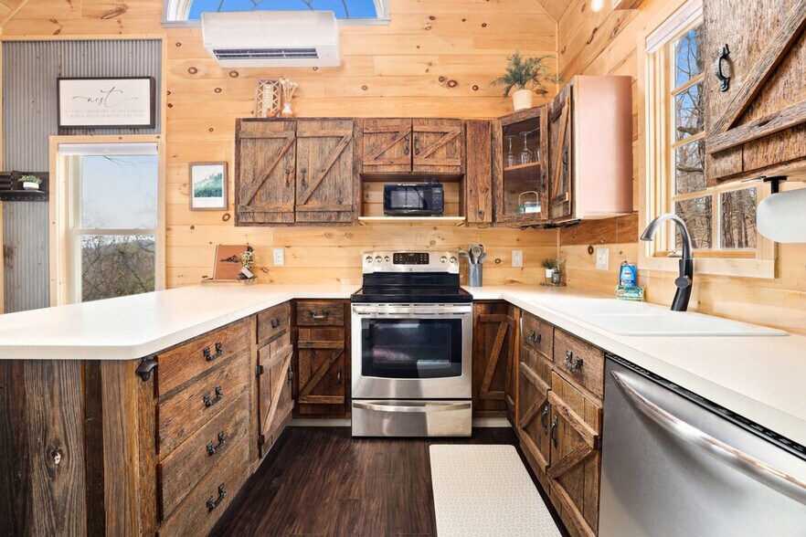 Building Photo - 10512 Wooton Rd