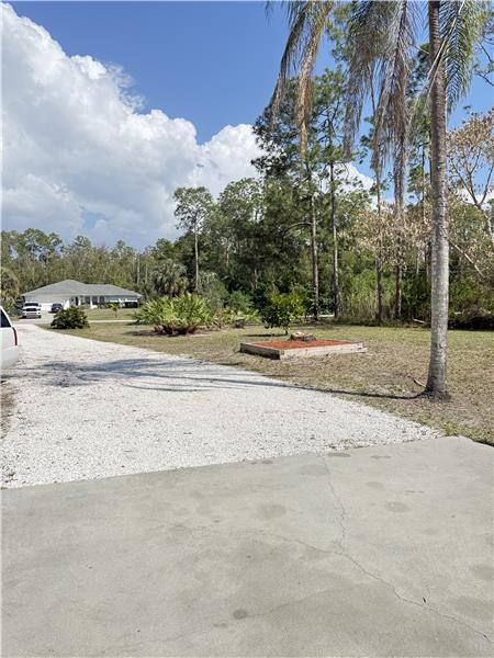 Building Photo - 25356 Pinson Dr