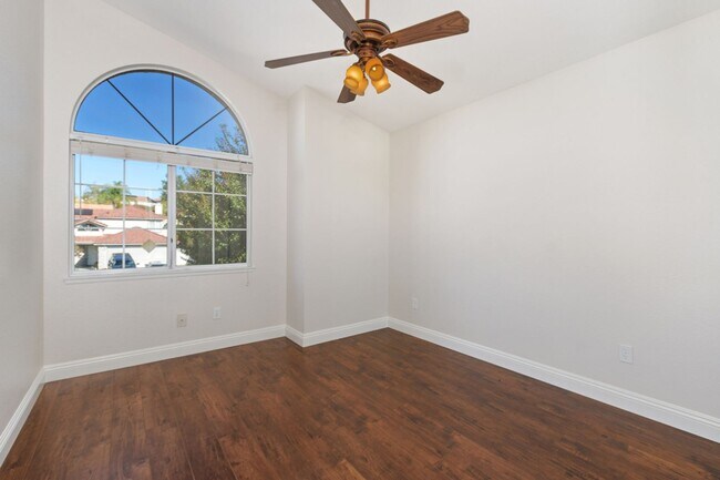 Building Photo - 30207 Silver Ridge Ct