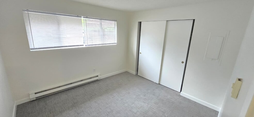 Building Photo - 13821 SE Allen Rd