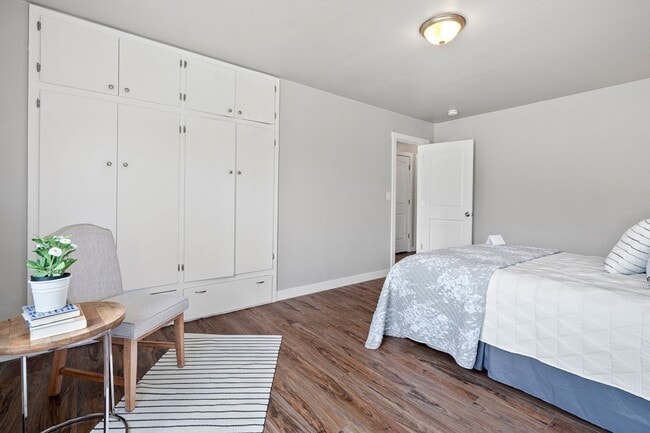 Building Photo - Spacious 4-Bedroom Home in South Capitol O...
