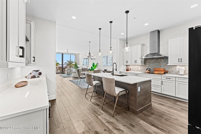 Building Photo - 225 Strand Dr