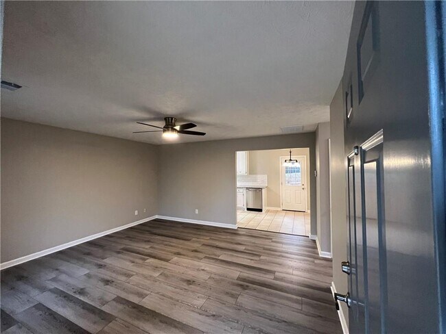 Building Photo - 6590 A C Smith Rd