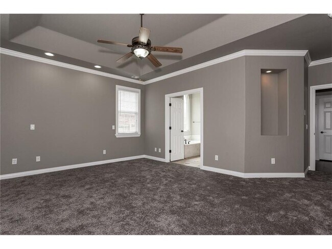 Building Photo - 601 Auburn St