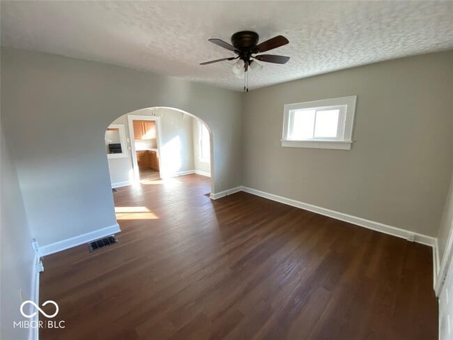 Building Photo - 905 N Emerson Ave