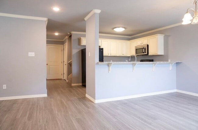 Building Photo - FREE 55" TV or 28" BLACKSTONE WITH SIGNED LEASE!! 4B/4.5B