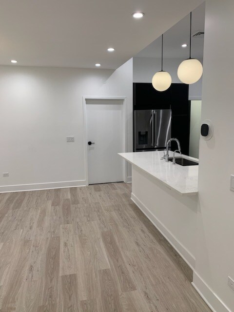 Kitchen - Island - 18 W Ontario St