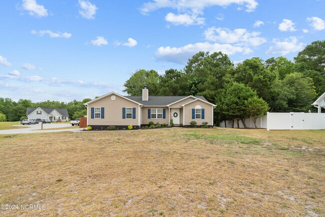 Building Photo - 300 Gus Ct