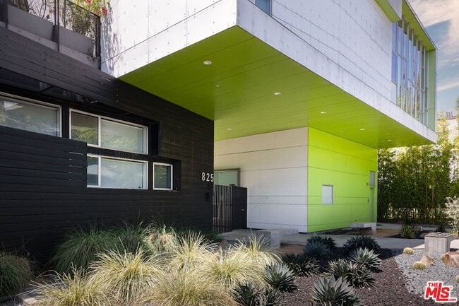 Building Photo - 825 Kings Rd