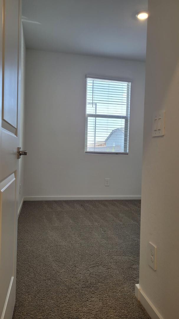 Building Photo - 15998 W Smoketree Dr