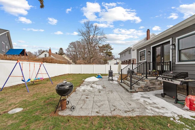 Building Photo - 17-11 Berdan Ave