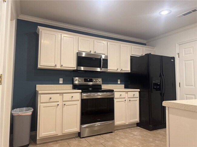 Building Photo - 1584 Willowbrook Dr