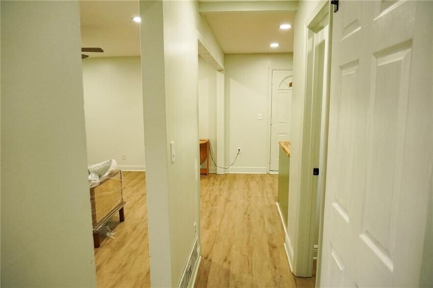 Building Photo - 1875 Dunlap Ave