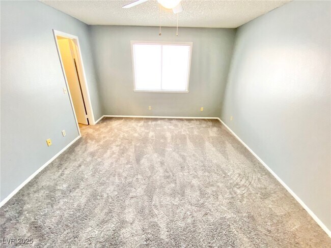 Building Photo - 6661 W Tropicana Ave
