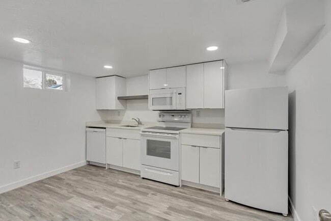 Building Photo - 235 N 800 E