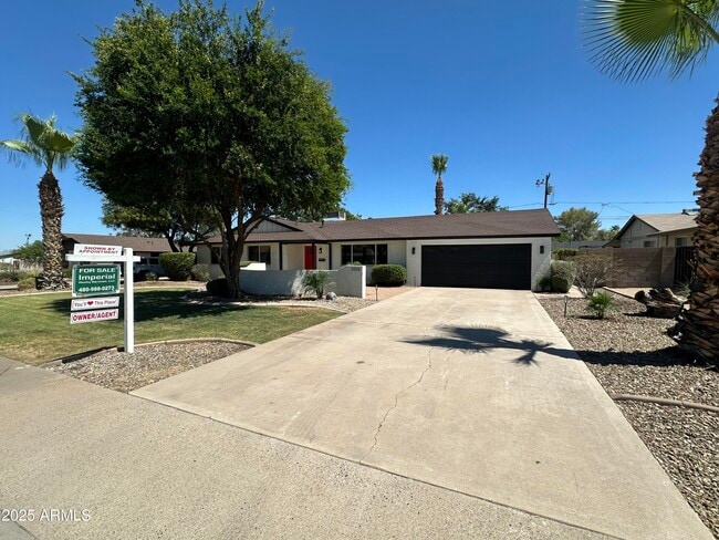 Building Photo - 3109 E Cholla St